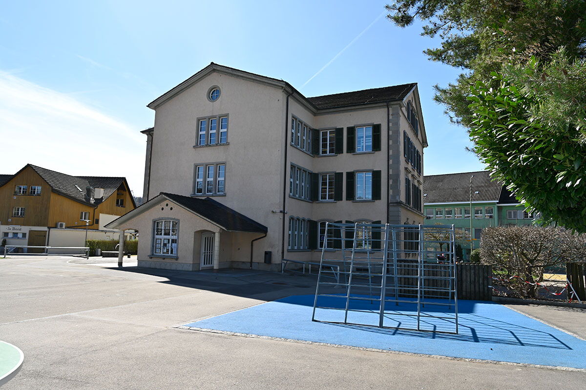 Schulhaus Dorf Trakt M