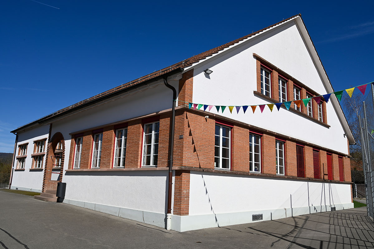Schulhaus Dorf Trakt L